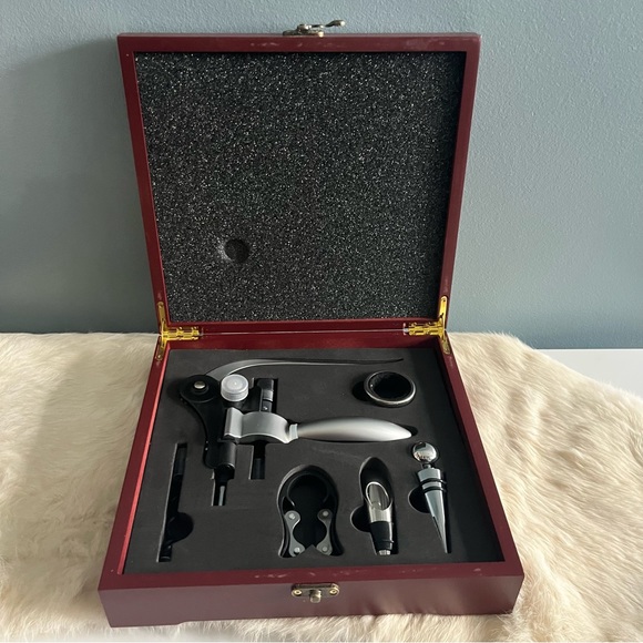 Drinks Connoisseur’s Deluxe Lever Pull Cherry Wood Box Set - Picture 9 of 12